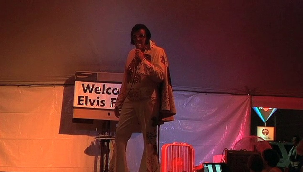 Norm Bakker sings 'In The Ghetto' Elvis Week 2007