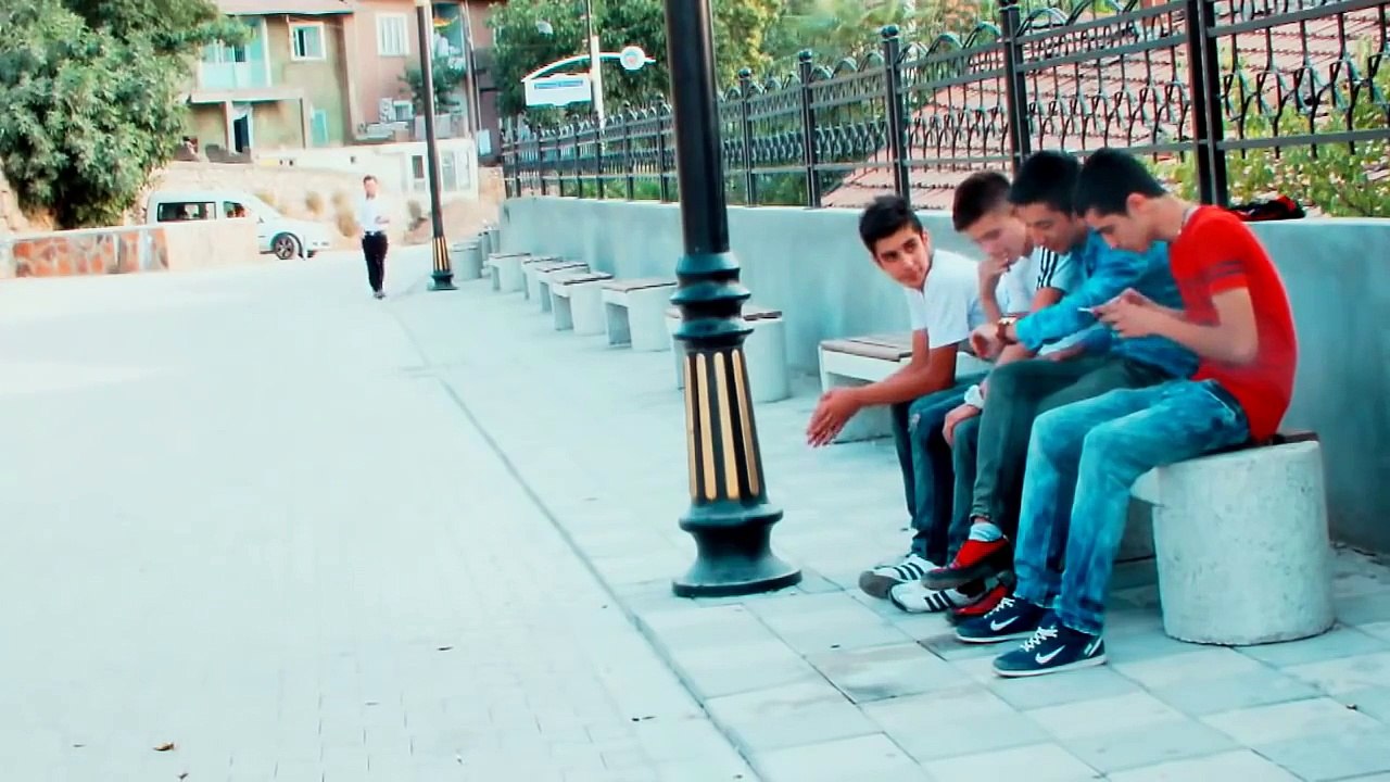 Arabesk Rap BöyLe Olur Faceyi Sallayan Şarkı Emre DemirkoL