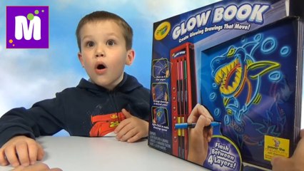 Макс рисует мультики Крайола Глоу Бук набор для творчества Crayola Glow Book unboxing toy