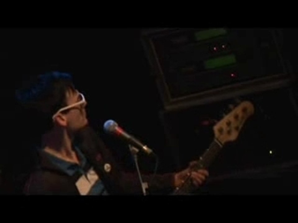 Calvin Harris - Acceptable In The 80s