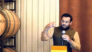 Dr Aamir Liaquat Husain giving a short speech on Islam