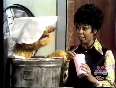 Classic Sesame Street - Oscar Bakes a Cake...