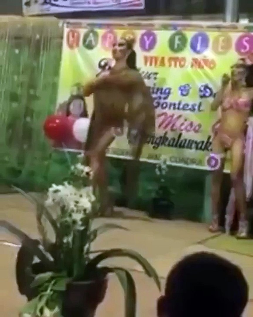 ⁣Не самое удачное выступление на конкурсе красоты