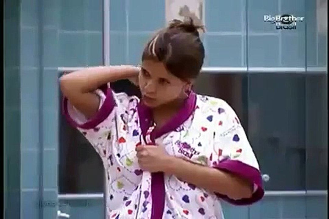 BBG evinde yiyişmeye çalışan arsız çift ve soyunan taş hatun