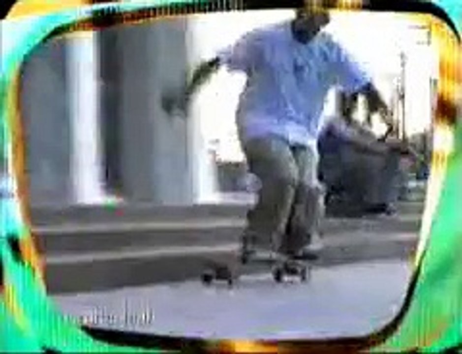 Skater Breaks His Arm