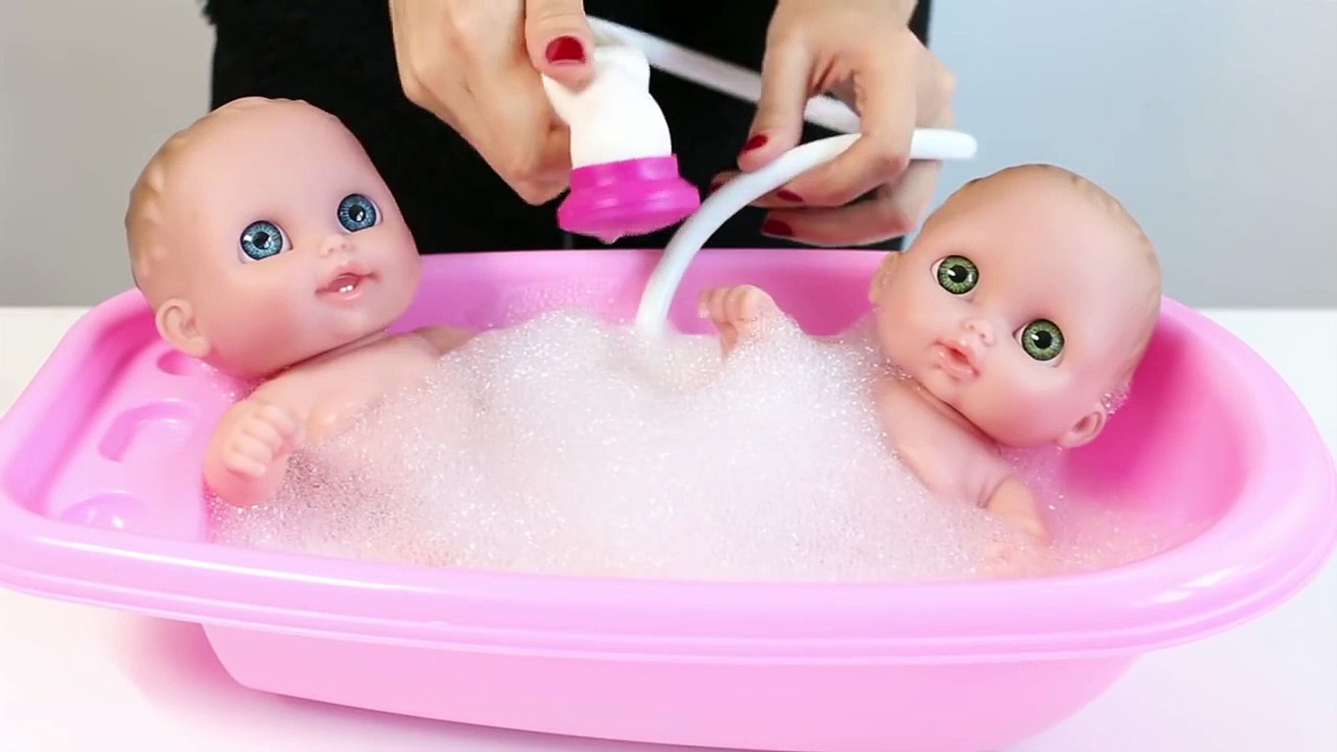 ⁣Twin Baby Doll Bathtim Lil' Cutesies' Babie Bathtub w/ Showe How t Bat a Baby Dol Toy Vide