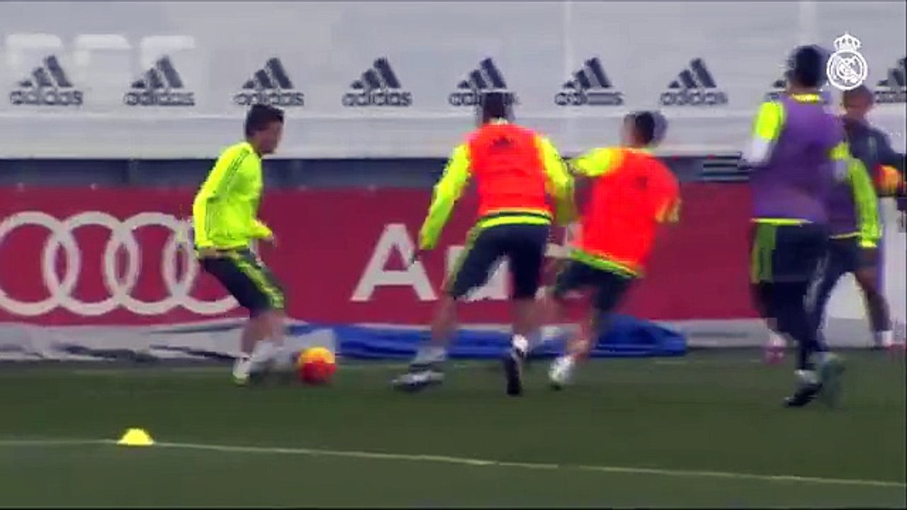 Watch the squad complete possession and pressure exercises in Thursday's session (Latest Sport)