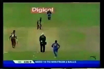 Chanderpaul scores 10 runs of 2 balls to win an ODI vs Sirilanka