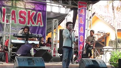 HIBURAN DANGDUT AJA DITANGISI