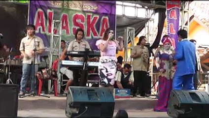 HIBURAN DANGDUT ORA DUENI