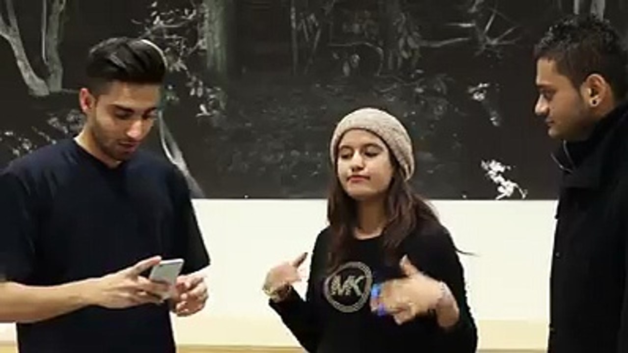 larkia ka selfi k waqt kiya hal howa must new vidéo in 2016
