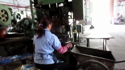 Herrajes para Muebles, Herrajes para Gabinetes - China: Escuadras para Estantes / Production 1