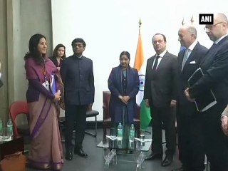 Sushma Swaraj meets Hollande