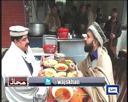 Raheel Sharif 1st COAS whose portraits have been put up on trucks during his tenure, @ShkhRasheed on #PindiKaMahaaz