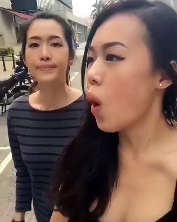 Asyalı Polis Sireni Ablalar