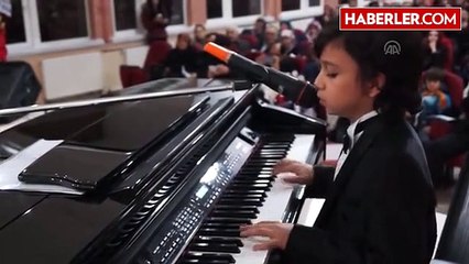 Öğrenciler, Babalarıyla Konser Verdi