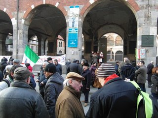 PRESIDIO ANTIFASCISTA ALLA LOGGIA DEI MERCANTI DI MILANO (24 GENNAIO 2016)