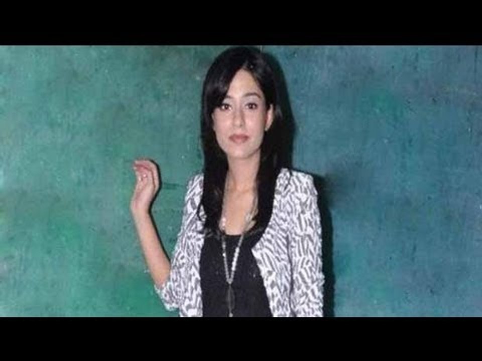 Amrita Rao launches ISMOKE Campaign at IIT Bombay