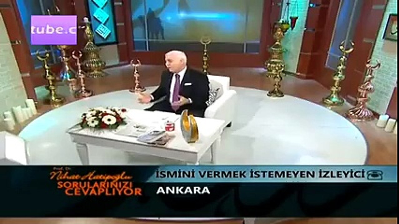 Annem Öyle Bir Şey Yapıyor ki, Kimseye Söyleyemiyorum