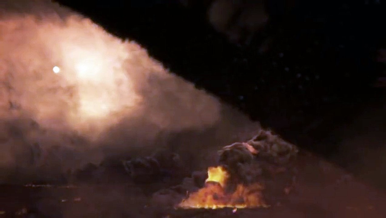 Game of Thrones Season 6 Targaryen Battle Banner Tease (HBO)