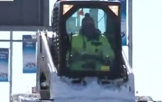 «Буря века» парализовала восточное побережье США