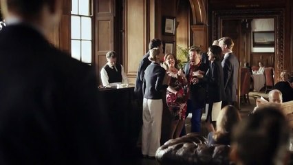 Travel Yourself Interesting (Expedia AD)