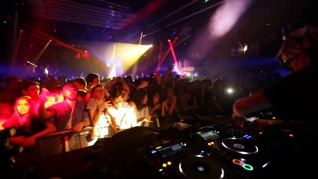 Kavinsky plays Killing In The Name (Rage Against The Machine) @ ZIG ZAG CLUB PARIS 22-01-2016