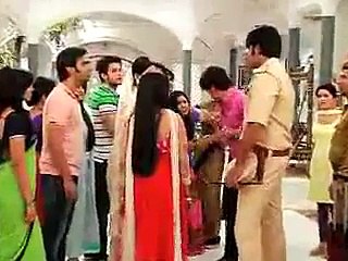 Gori ke Karan Yuvraj ko kiya Police ne Girftaar 25th January 2016 Suhani Si Ek Ladki