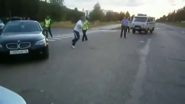 СМЕШНАЯ ДРАКА С ГАИ ! Смешно !