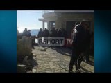 Report TV - Aksioni i IKMT në Himarë, banorët qëllojnë me gurë ndaj policisë