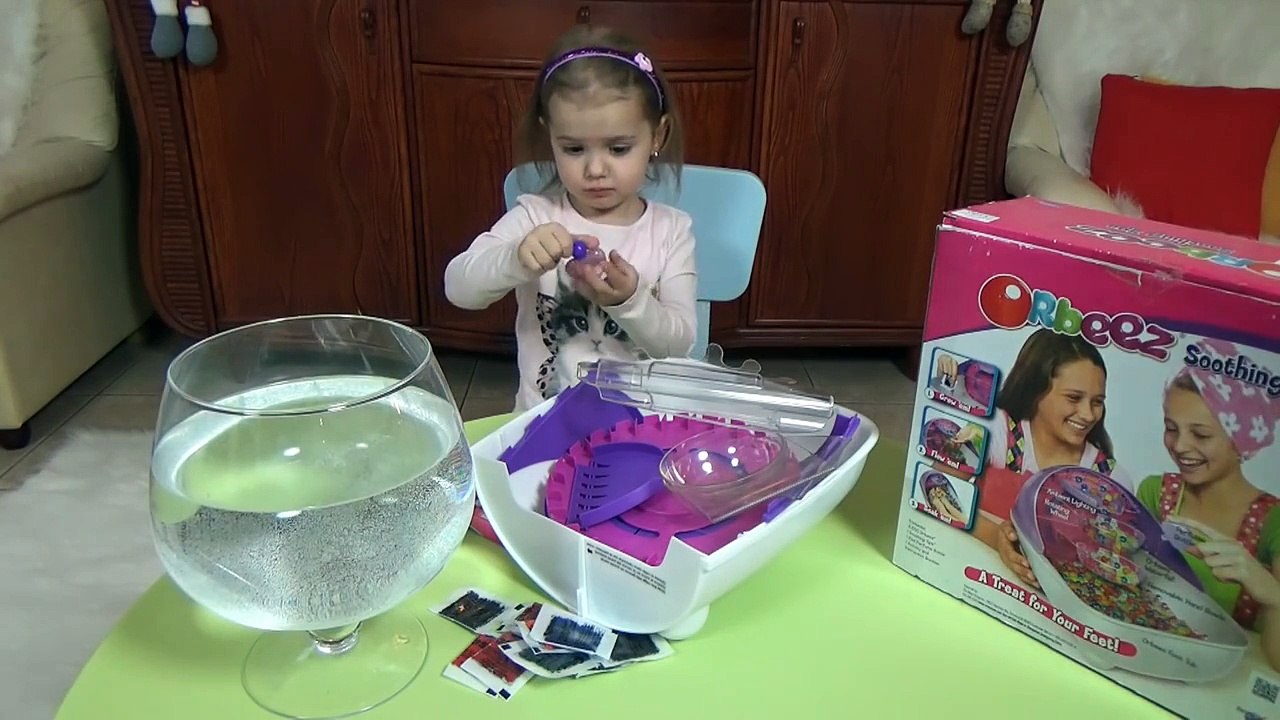 Орбиз цветные шарики Спа Процедуры с накладными ногтями Orbeez soothing spa unboxing toy