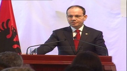 Nishani: Hetimi i krimeve të komunizmit - Top Channel Albania - News - Lajme