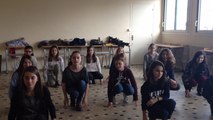 Au collège Saint-Michel, les élèves se préparent au concours de la chanson