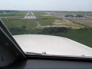 Piper Warrior III Crosswind Landing Big Planes