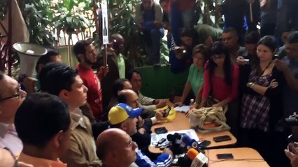 Rueda de Prensa de Nixon Moreno en la Unidad de Los Andes