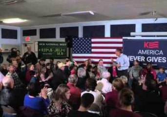 Kasich Sings 'Space Oddity' With Activist Rod Webber at New Hampshire Rally