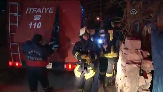 Evinin yanışını gözyaşları içinde izledi