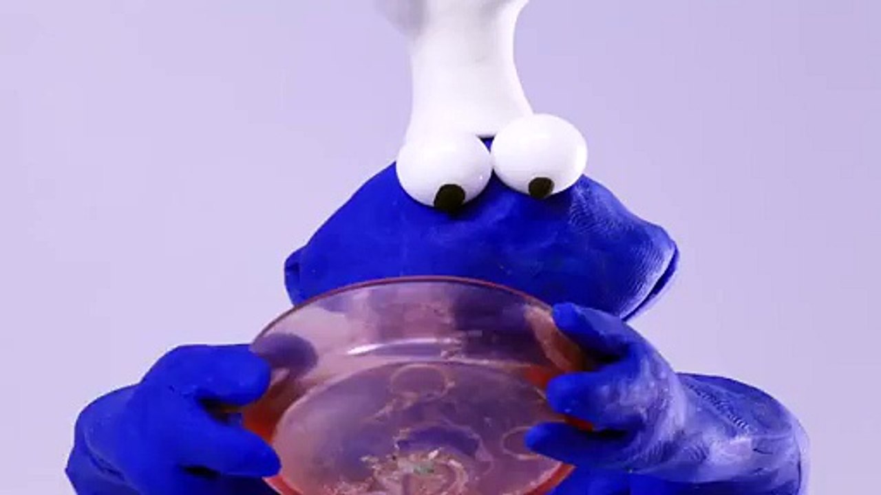 Play doh Cookie Monster Sesame Street Stop motion animation. Monstruo de las galletas