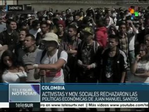 Colombianos protestan por decisiones económicas del presidente Santos