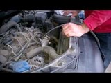 guida: come cambiare l'olio motore alla macchina aspirandolo