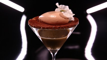 Crémeux pain d’épices, chantilly chocolat et biscuit croquant en verrine par Christophe Michalak