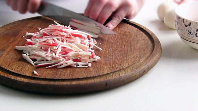 Новогодний САЛАТ “КРАБОВАЯ СЛОЙКА“ от VIKKAvideo-Простые рецепты