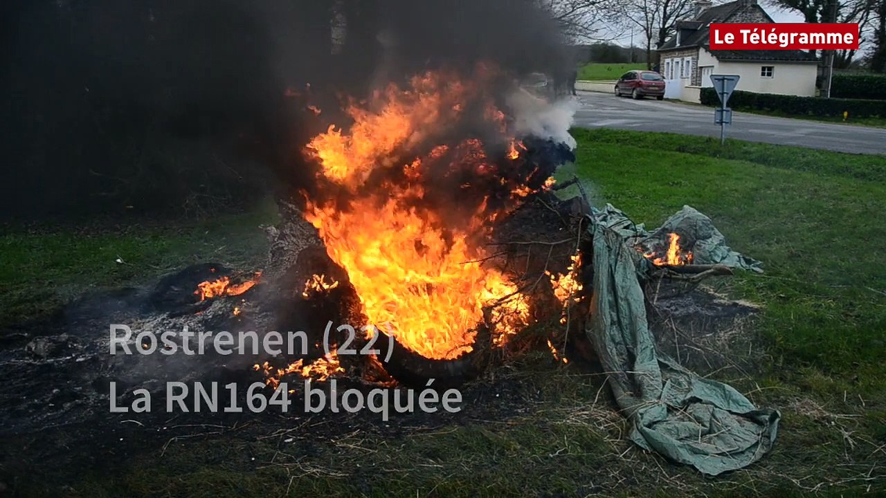 Rostrenen (22). La RN164 bloquée
