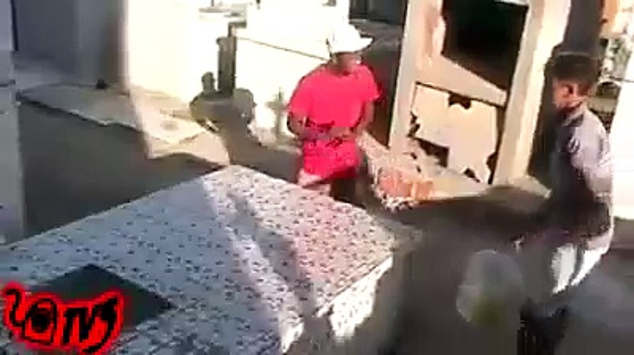 كامره خفيه تم تصويرها داخل مقبره ههههههههههه شوفو شصار