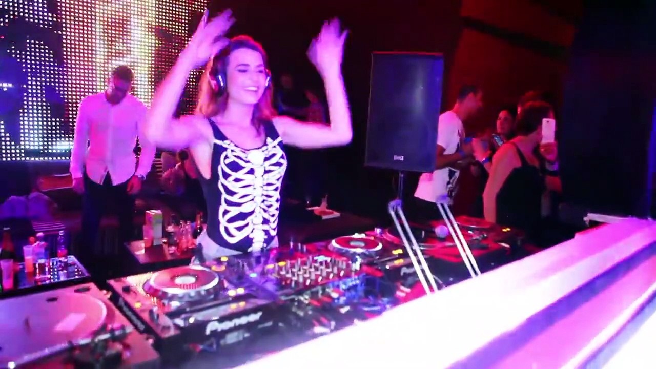 Juicy M Live from Spain _Tenerife, People club