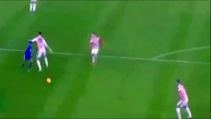 Riyad Mahrez (Leicester City) owns Wollscheid (Stoke City)