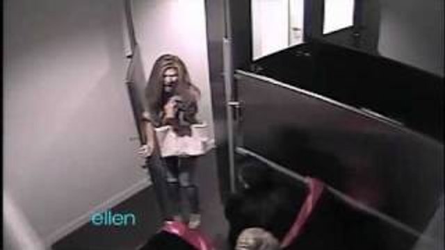 Ellen and Colin Farrells Bathroom Scares!