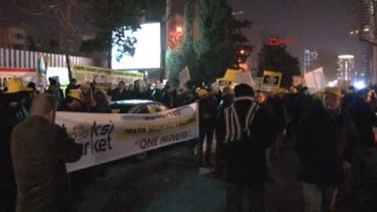 Taksicilerden Sigorta Zammı Protestosu