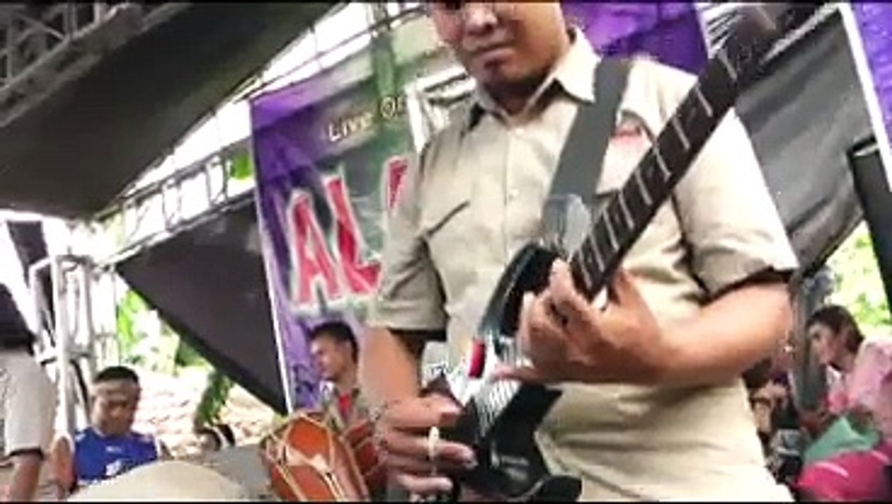 PENYANYI  ANIE - JUDUL  Karena Pengalaman