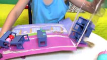 Peppa Pig e George na Louca Escola da Madame Gazela! Em Português. Novela Brinquedos Peppa Pig Toys  Funny So Much! Videos